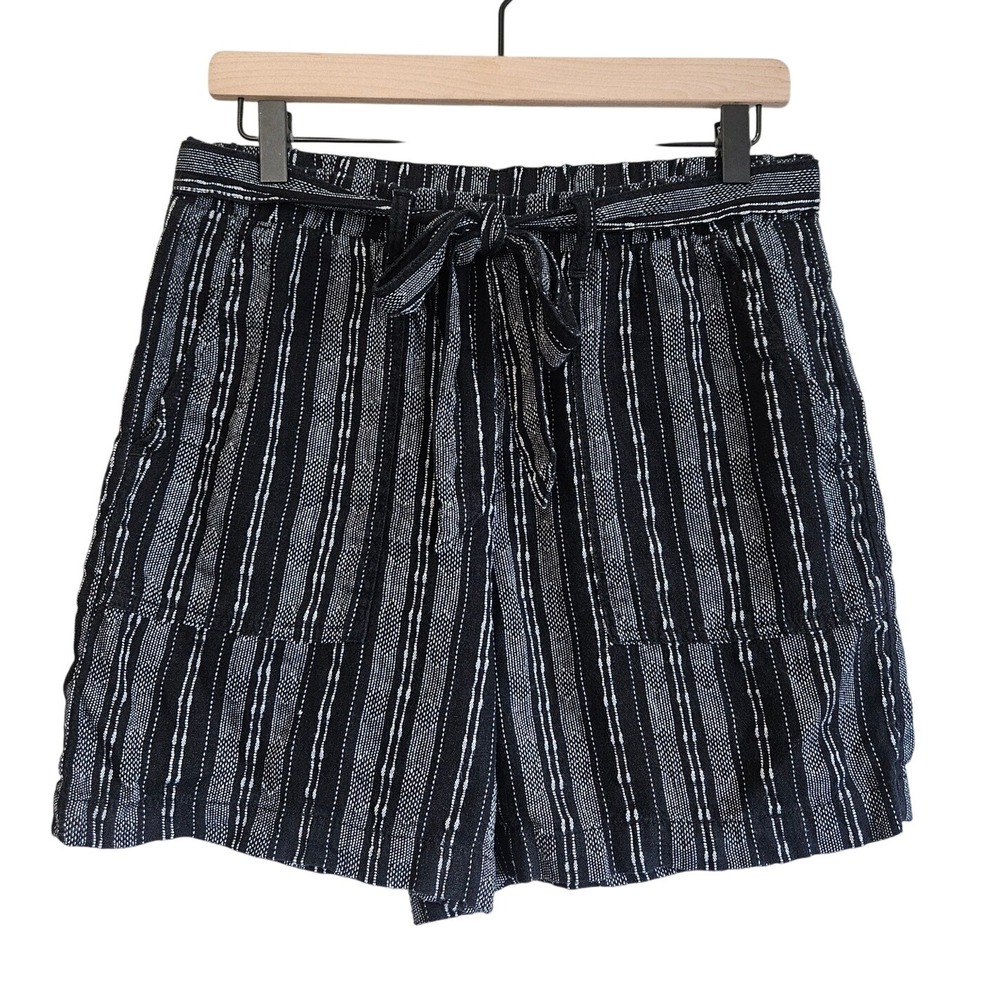 A.n.a Linen Shorts Womens M Black White Striped Minimalist Boho Casual Summer